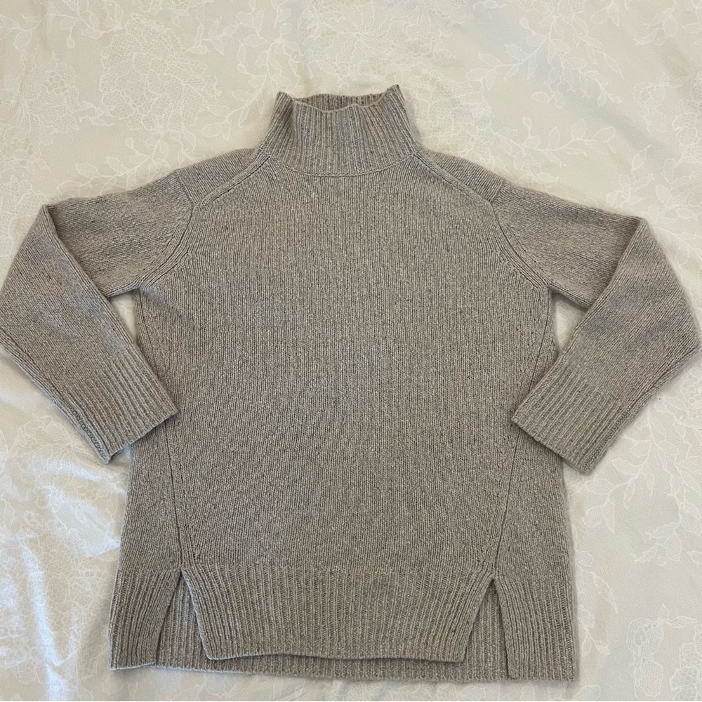 Vince 🐐 100% Cashmere Funnel-Neck Sweater in Heather Oat XS